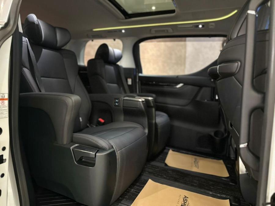 Alphard 2.5 Hybrid SRC Modellista - Image 4